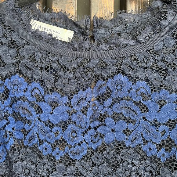 Lace top in Black & Blue (S) - Picture 2 of 9